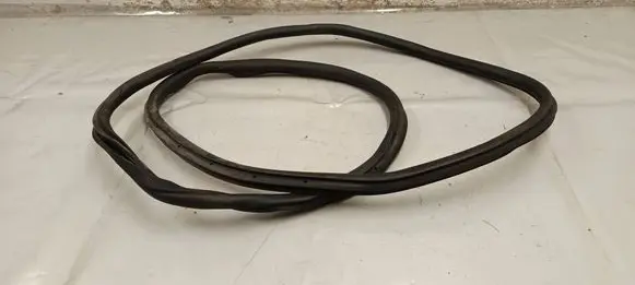 Mercedes-Benz E W214 Front door rubber seal A2146970100
