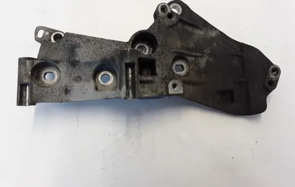 Renault Laguna III Generator/alternator bracket 