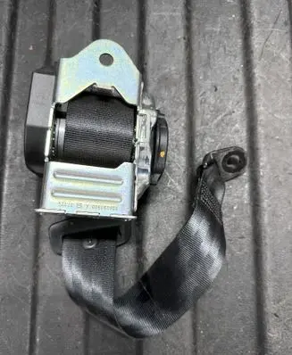 Rear seatbelt