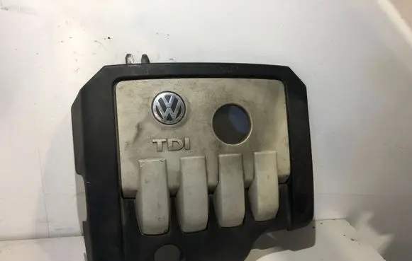 Volkswagen PASSAT B6 Engine cover (trim) 03G103925BP
