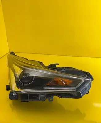 Toyota Aygo AB40 Headlight/headlamp 0H-28