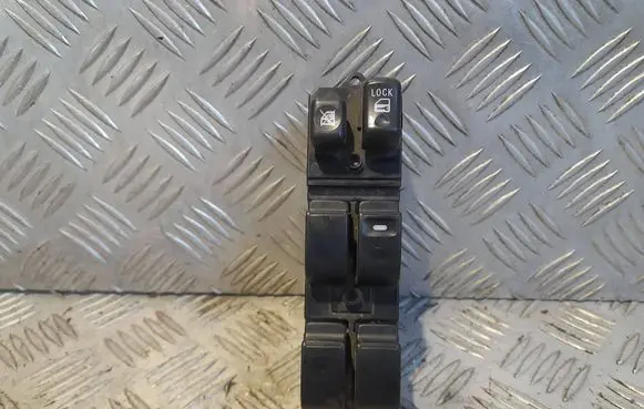 Mitsubishi Outlander Electric window control switch 8608A147