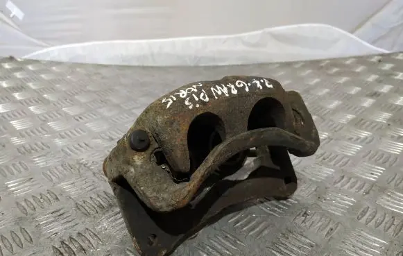 Mitsubishi Grandis Front brake caliper
