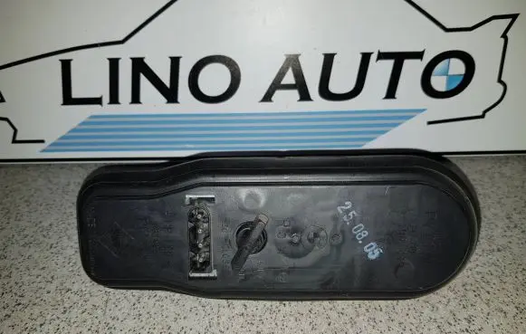 BMW 5 E39 Tail light bulb cover holder 2496339 393390