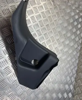 Foot area side trim