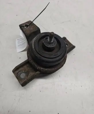 Hyundai Santa Fe Engine mount bracket 218122B500