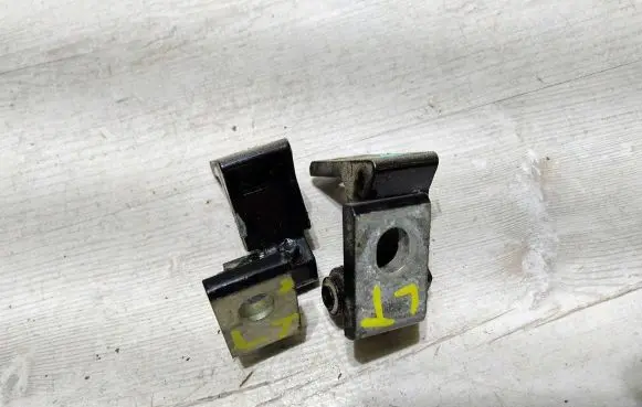 Rear door hinge set