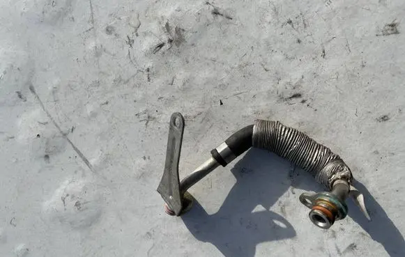 Coolant pipe/hose