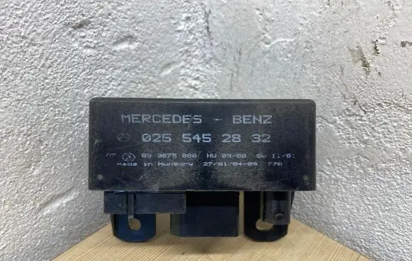 Mercedes-Benz A W168 Glow plug pre-heat relay 0255452832 899075000