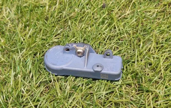 Chevrolet Orlando Tire pressure sensor 22853740