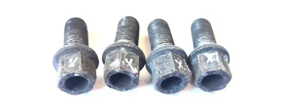 Volkswagen PASSAT B7 Nuts/bolts 