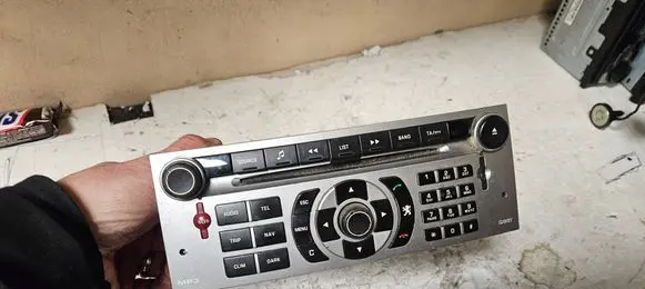 Peugeot 407 Radio/GPS head unit trim 96640242yp Rt3 Cd1251