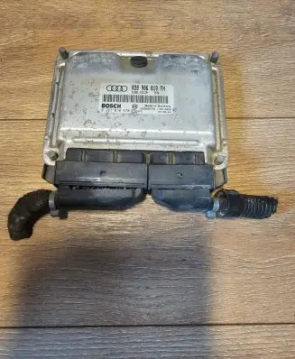 Audi A3 S3 8L Engine control unit/module 038906019FH 0281010670