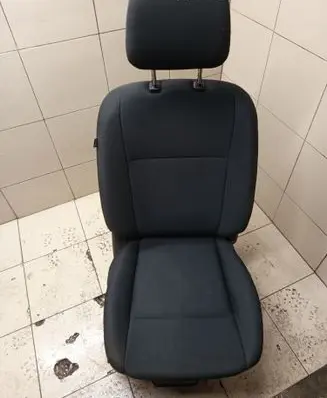 Isuzu D-Max Front passenger seat 