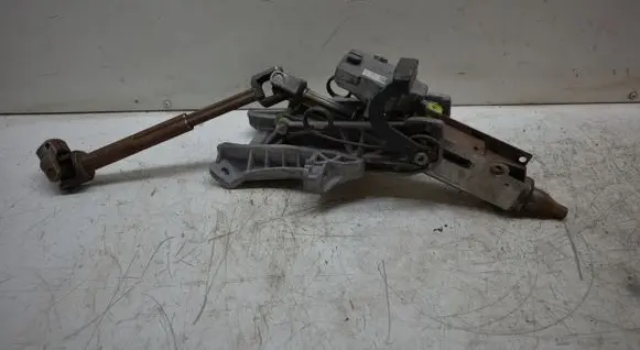 Volvo V50 Steering wheel axle P30793585 P30776153
