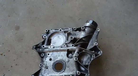 Mercedes-Benz E W210 Timing chain cover R6110150002