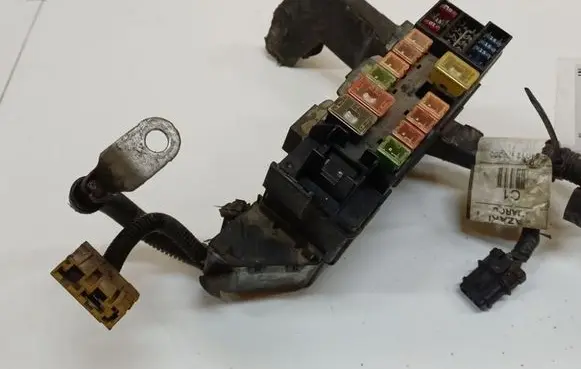 Nissan Primera Fuse box set 