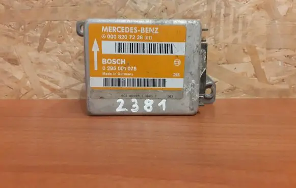 Mercedes-Benz E W124 Airbag control unit/module 0008207226 0285001078