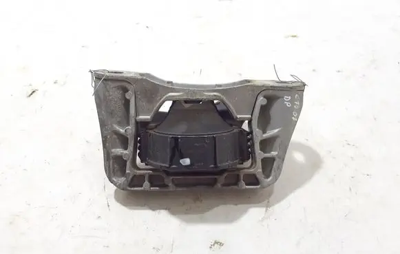 Volvo C70 Engine mount bracket 31262676