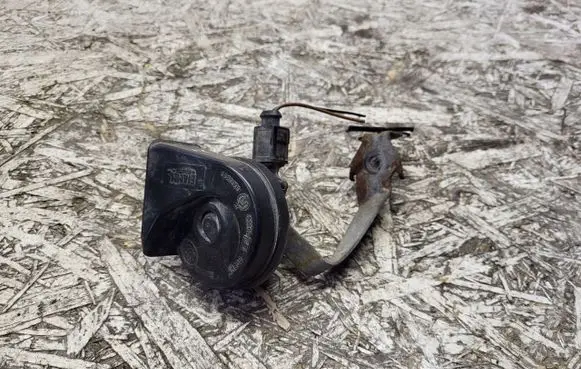 Volkswagen PASSAT B6 Horn signal 3C0951223