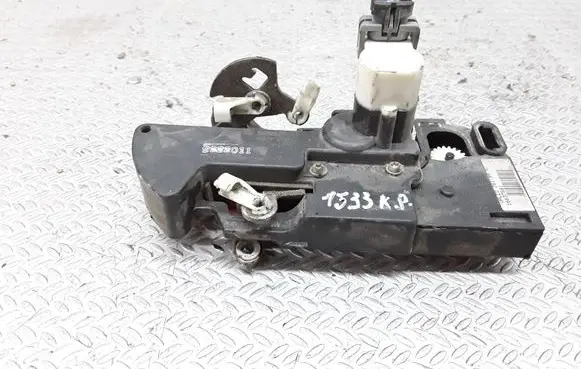 Opel Frontera B Front door lock 16637561