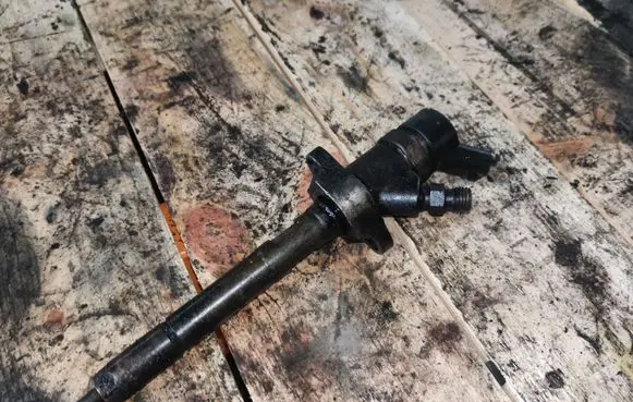Citroen C4 Grand Picasso Fuel injector 0445110259