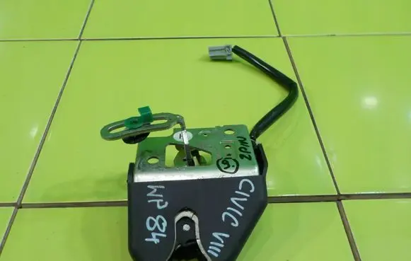 Honda Civic Tailgate exterior lock 