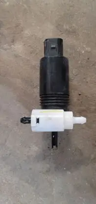 Mercedes-Benz E W212 Windscreen/windshield washer pump 1006671