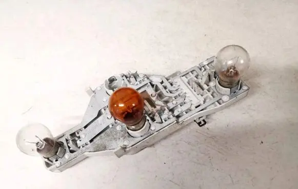 Skoda Octavia Mk2 (1Z) Tail light bulb cover holder 1Z9945257