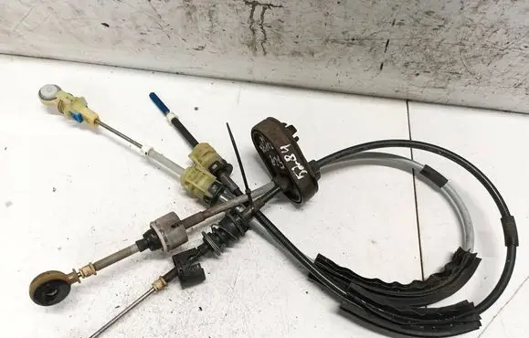 Opel Zafira C Gear shift cable linkage 55489206
