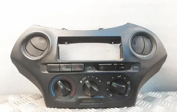 Toyota Yaris Climate control unit