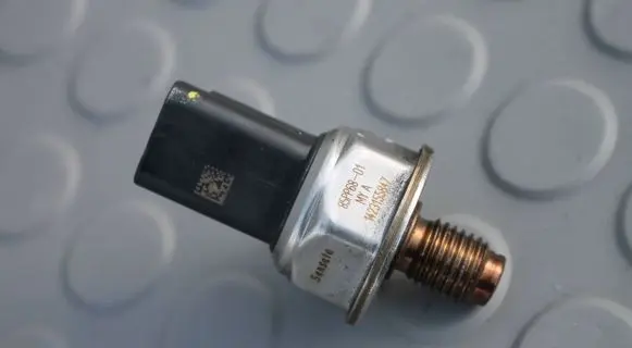 Nissan Qashqai Fuel pressure sensor 85PP68-01 1423155847