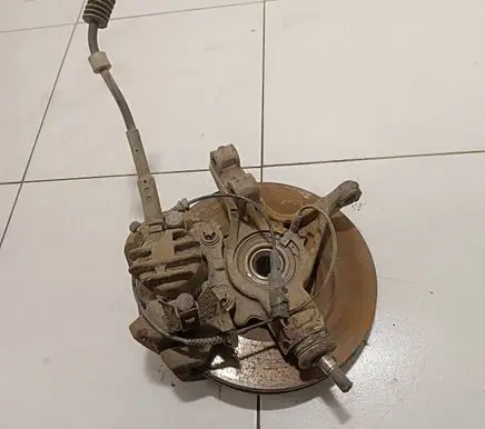 Citroen C4 II Front wheel hub 685 12819000871