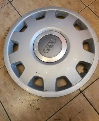 Audi A3 S3 8L R15 wheel hub/cap/trim 8L0601147 PA66M15