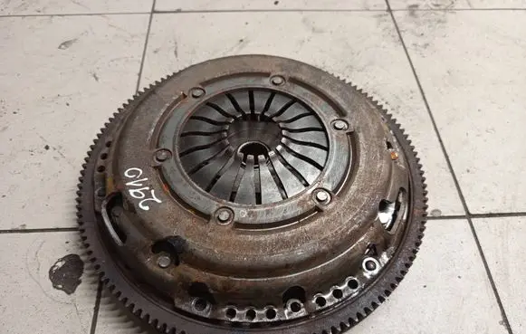 Volkswagen Touran I Clutch set kit 030105271L 1878059832 MF220