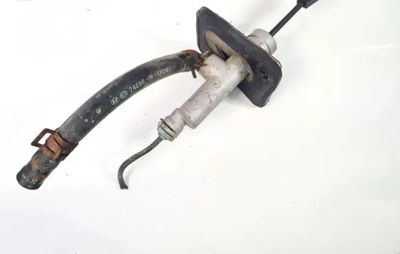 Hyundai i30 Clutch master cylinder