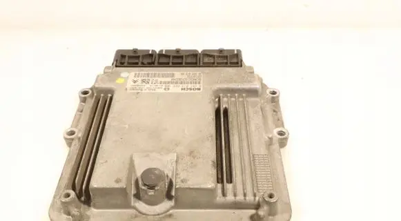 Peugeot 4007 Engine control unit/module ECU 0281013666