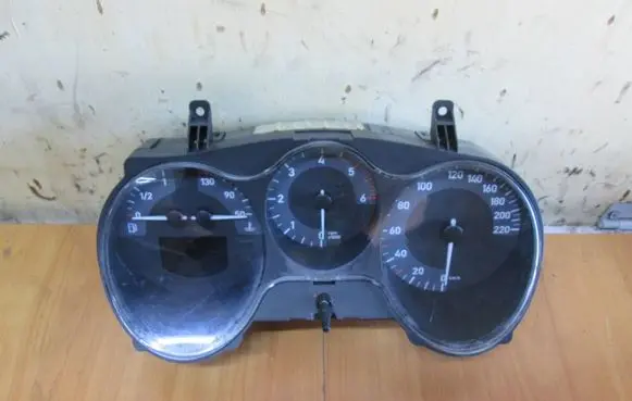 Seat Leon (1P) Speedometer (instrument cluster) 1P0920823G