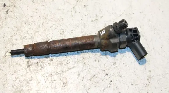 BMW 5 F10 F11 Fuel injector 7810702 0445110596