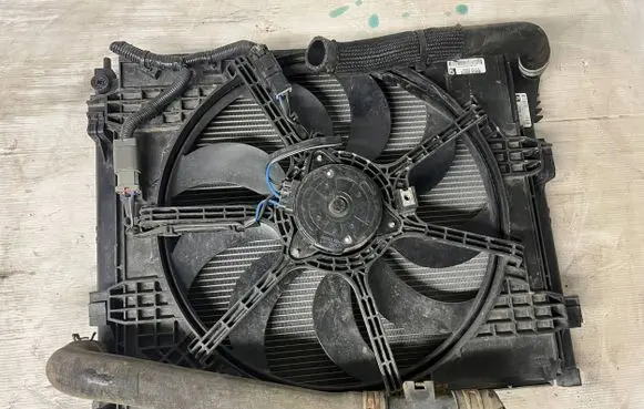 Nissan Pulsar Radiator set 214103ZU0A