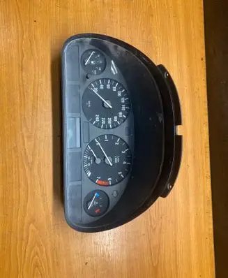BMW 5 E39 Speedometer (instrument cluster) 88311228
