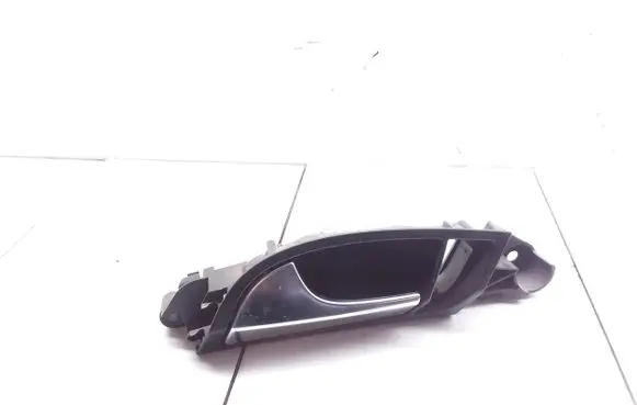 Audi Q7 4L Front door interior handle 4L0837019