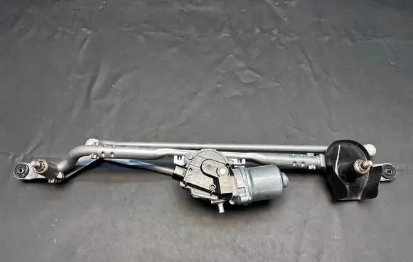 Toyota Hilux VIII Front wiper linkage and motor 851100K290 AE1593006340 640APA
