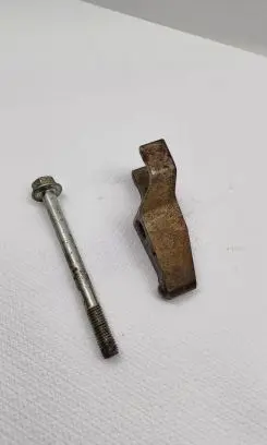 Toyota RAV 4 (XA30) Fuel Injector clamp holder