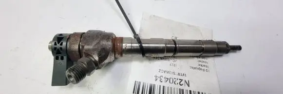 Volkswagen PASSAT B8 Fuel injector 04L130277AC