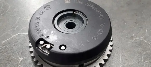 BMW 5 F10 F11 Timing chain sprocket 7598001
