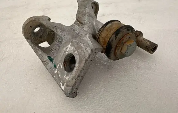Audi A8 S8 D3 4E Gearbox mounting bracket 4E0399113AE