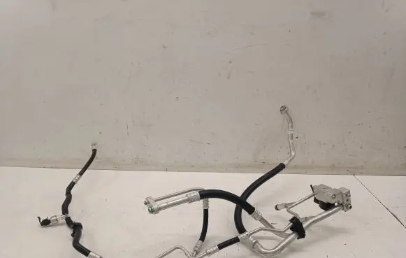 MG ZS Air conditioning (A/C) pipe/hose 11031623 11031625