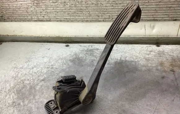 Volvo S60 Accelerator throttle pedal 30636004 6PV00853701