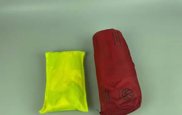Volkswagen PASSAT B9 First aid kit 7E0860282